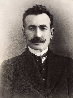 Mən Kiməm – Ömər Faiq Nemanzadə